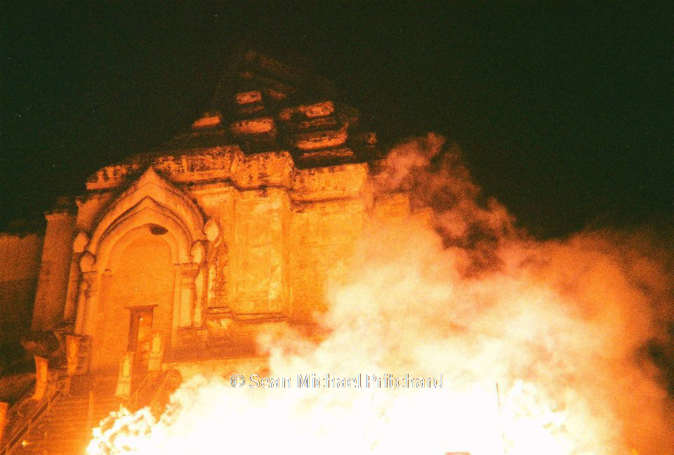 temple fire night photo