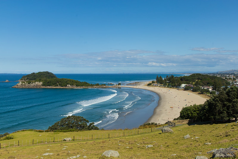 mount maunganui beach waves
